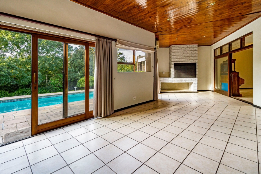 8 Bedroom Property for Sale in Helderberg Estate Western Cape